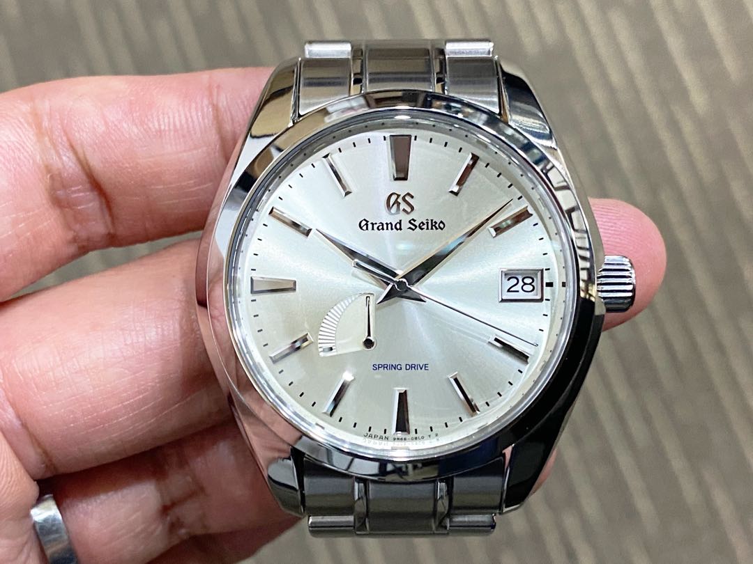 Like New Complete Dec 2019 Grand Seiko Champagne Spring Drive SBGA201,  Luxury, Watches on Carousell