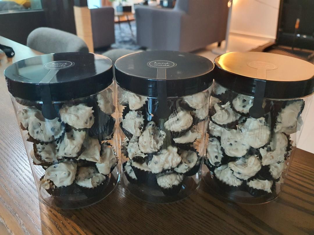 Meringue Cornflakes Chocolate Chip, Food & Drinks, Homemade Bakes on