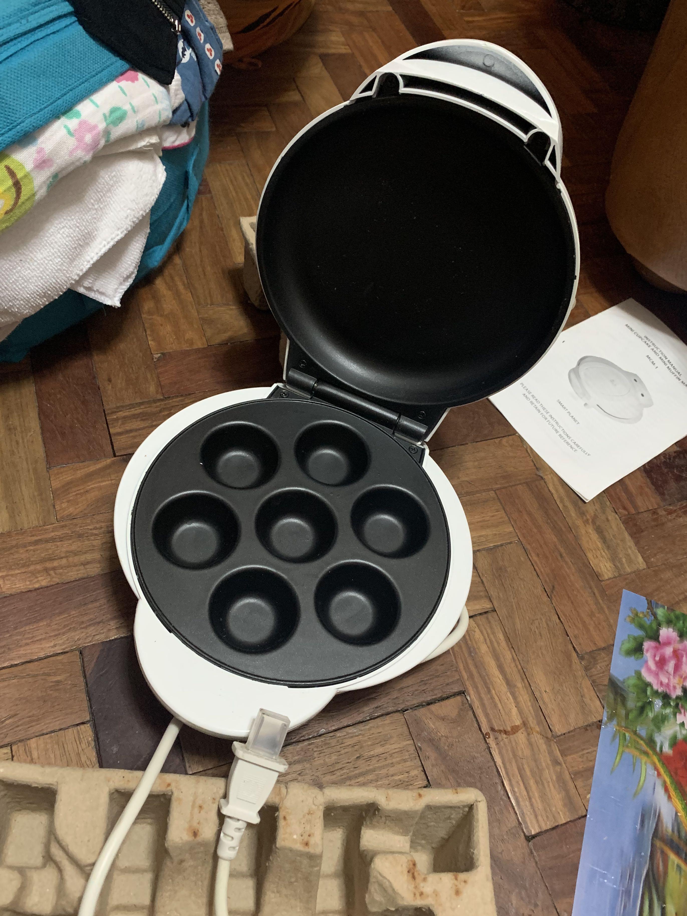 Mini Cupcake Maker (Category: Bakeware) located in Manila. Submitted by mabuhaymiles (Listing ID 1042373417, Image 2). Description: Complete. Good condition Original price: 2800 pesos .