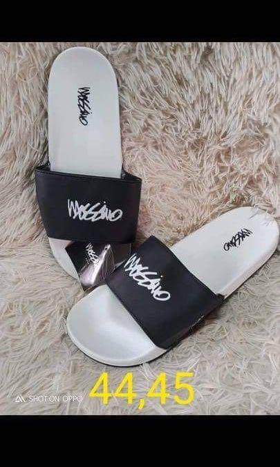 Mossimo hotsell slippers price