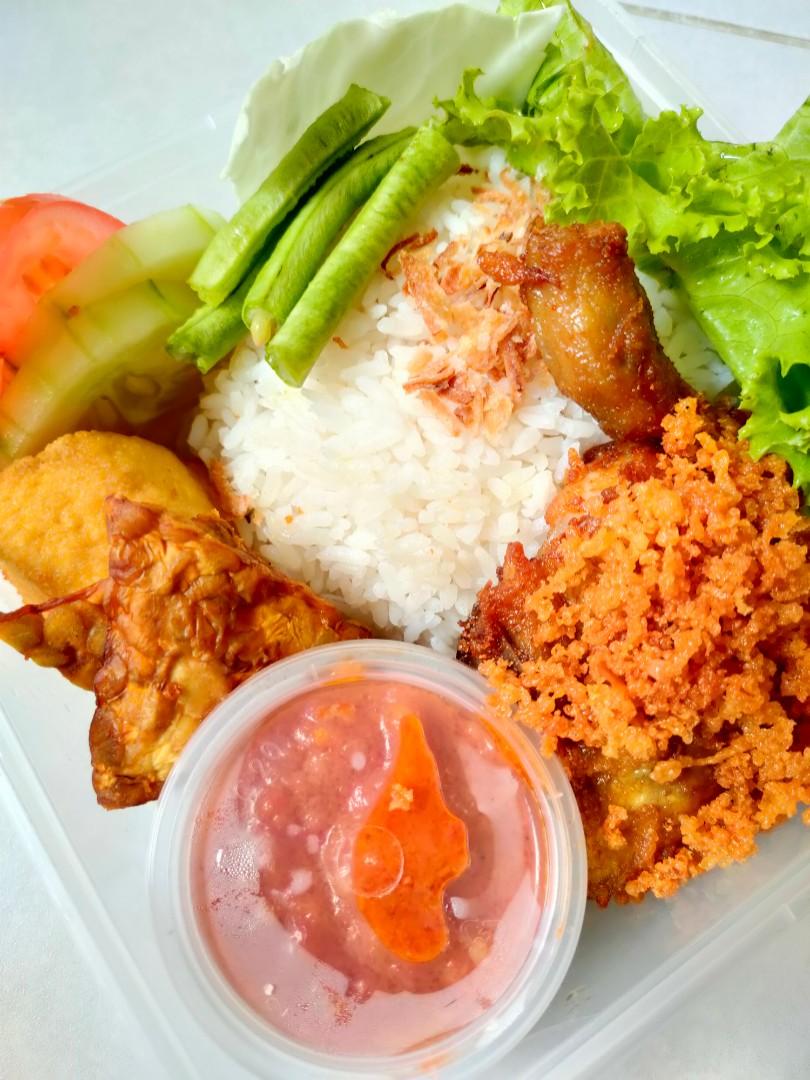 Nasi Ayam Penyet Food Drinks Local Eats On Carousell