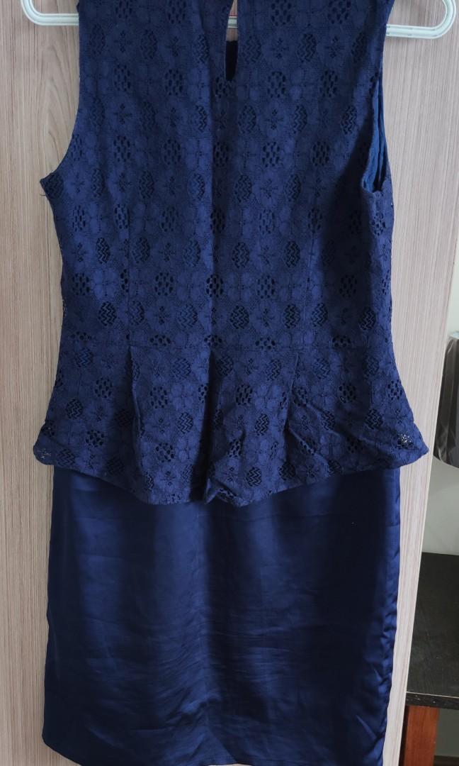 Navy blue semi formal dress (Category: Dresses) located in Quezon City. Submitted by dreamcatchermd (Listing ID 1042627197, Image 2). Description: semi formal navy blue dress fits medium to lqrge Used a few times RFS:Decluttering Mode of payment: gcash, Paymaya or bank transfer thru sec bank Or bdo Thanks Have a blessed day.