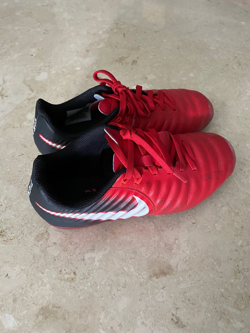 Childrens soccer shoes Clearance