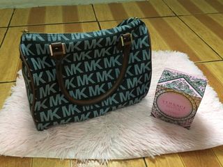 (Category: ) located in . Submitted by fayeaaaa (Listing ID 1042550590, Image 1). Description: .