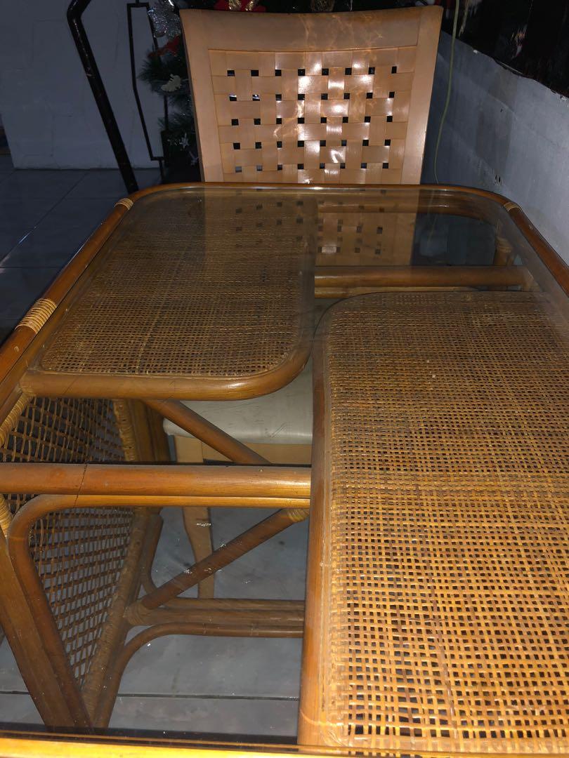Rattan 2 Seaters Dining Table (Category: Chairs) located in Valenzuela. Submitted by 3ssiastansachajapansurplus (Listing ID 1042454761, Image 2). Description: Table has issue on the other side Over all in good condition Location Valenzuela .