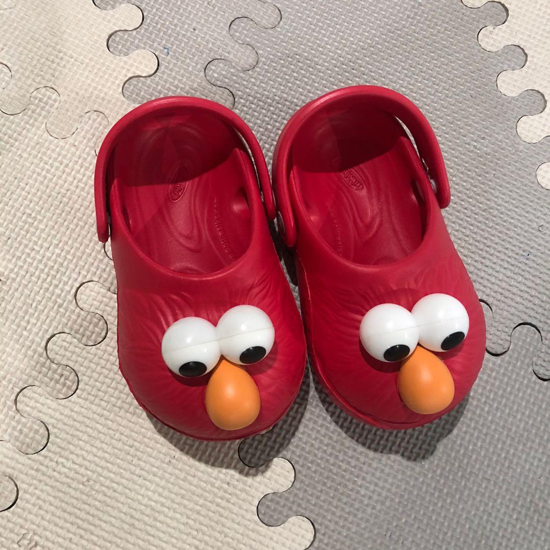 Elmo crocs on sale size 6