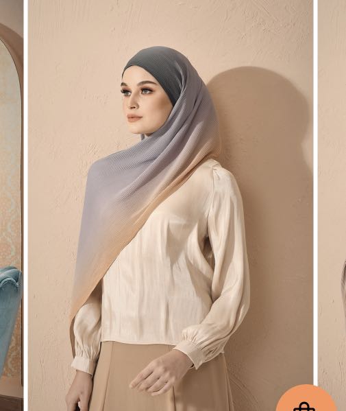 Ombre sales pleated shawl