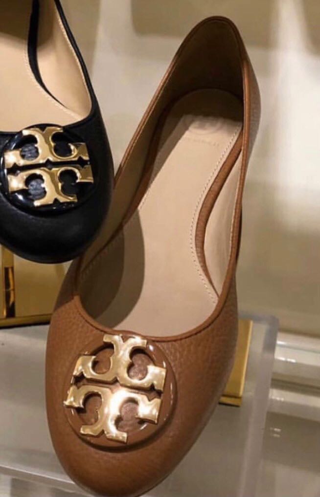 Tory Burch Claire Ballet Flat, Women's Fashion, Footwear, Flats & Sandals  on Carousell