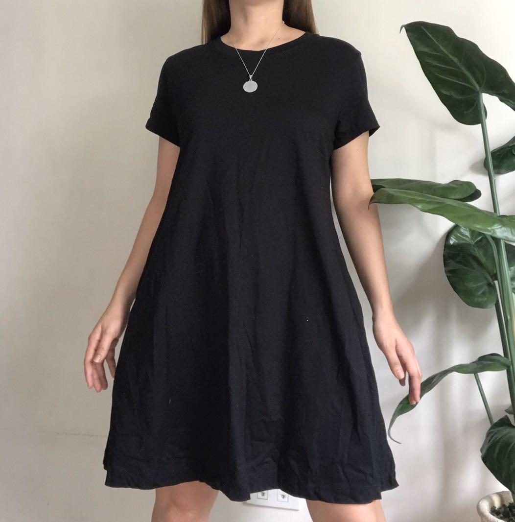 Uniqlo outlet dress black