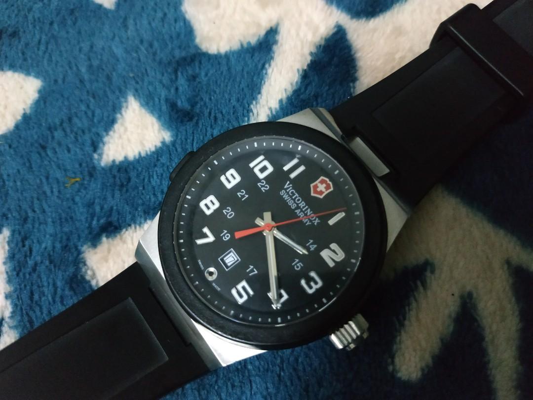 Victorinox night best sale vision ii