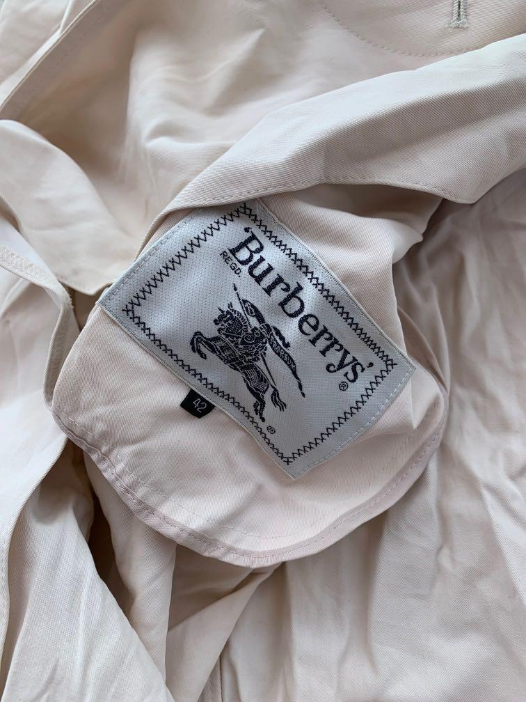 Burberry white 2025 label