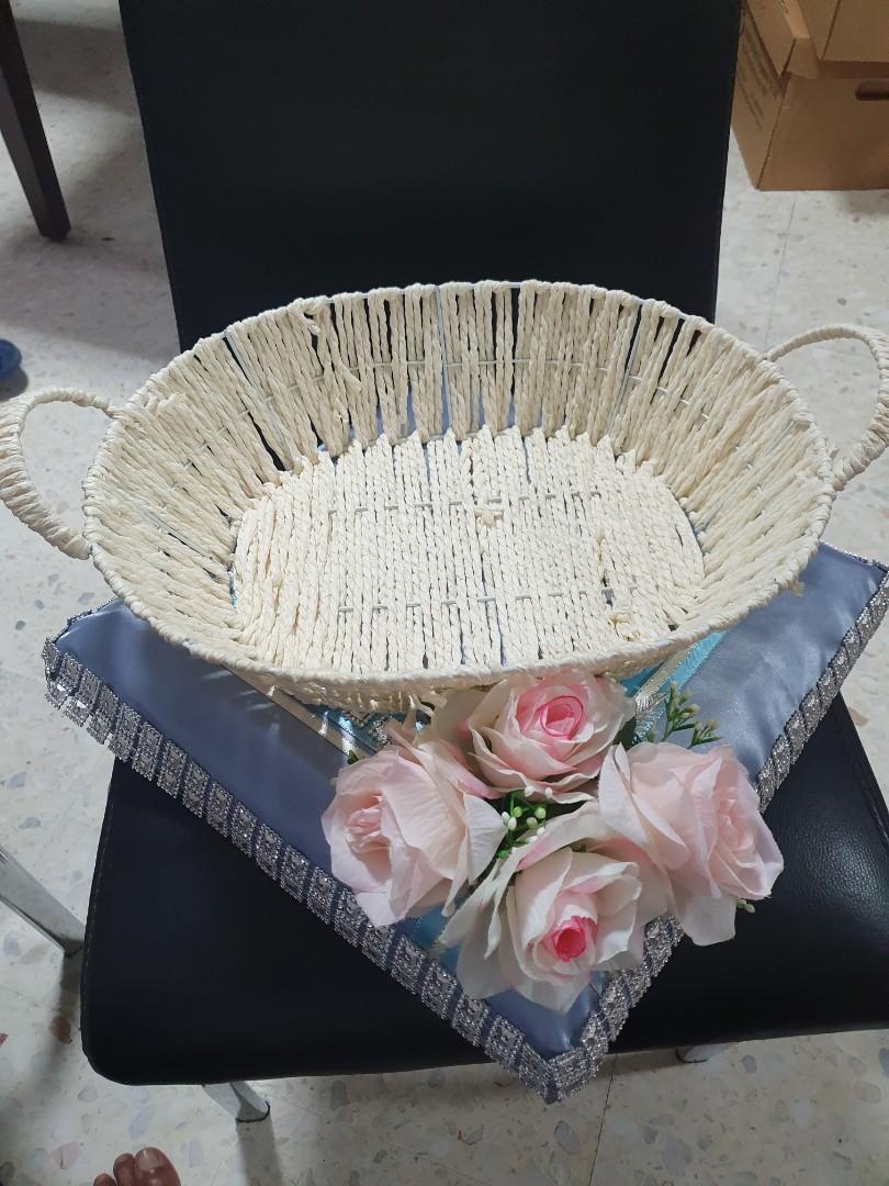 Wedding Dulangs (Category: Occasions & Party Supplies) located in Singapore. Submitted by sidd5 (Listing ID 1042614021, Image 1). Description: wedding dulangs ,7 sets ..very good condition.