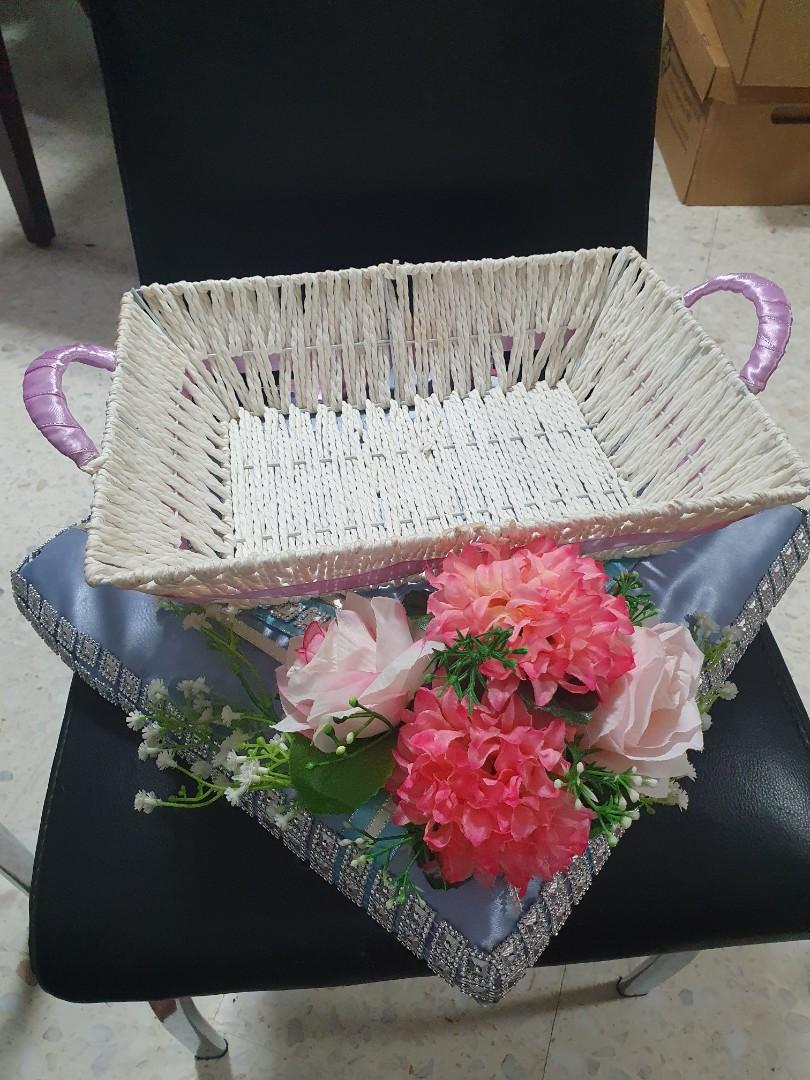Wedding Dulangs (Category: Occasions & Party Supplies) located in Singapore. Submitted by sidd5 (Listing ID 1042614021, Image 2). Description: wedding dulangs ,7 sets ..very good condition.