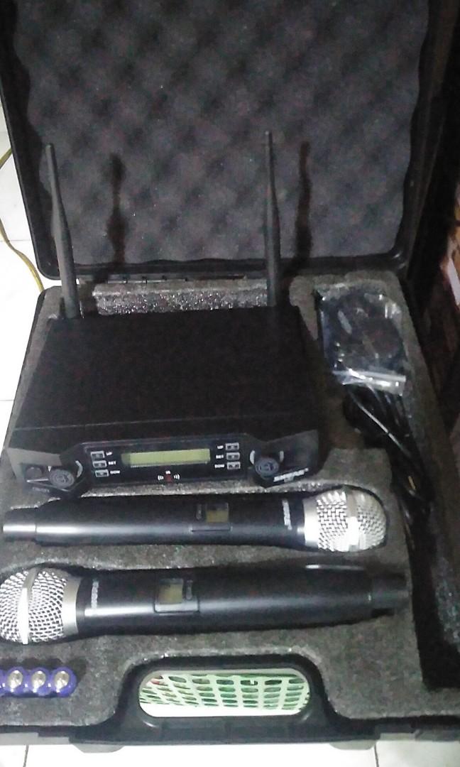 Wireless microphone (Category: Microphones) located in Quezon City. Submitted by smithwarren46 (Listing ID 1042704637, Image 2). Description: Brandnew P3800 Dual wireless mic made in china Great sound signal Perfect for videoke, karaoke, Speech. Affordable. Pick up lagro Q.c or via delivery service rider. More item for sale.. like or follow my page BSA online store https://www.facebook.com/BSA-online-store-104063428078639/.