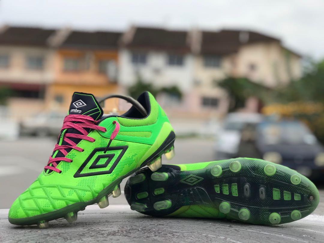 1st Grade Umbro UX2.0 HG Football Boots Sports Equipment Sports