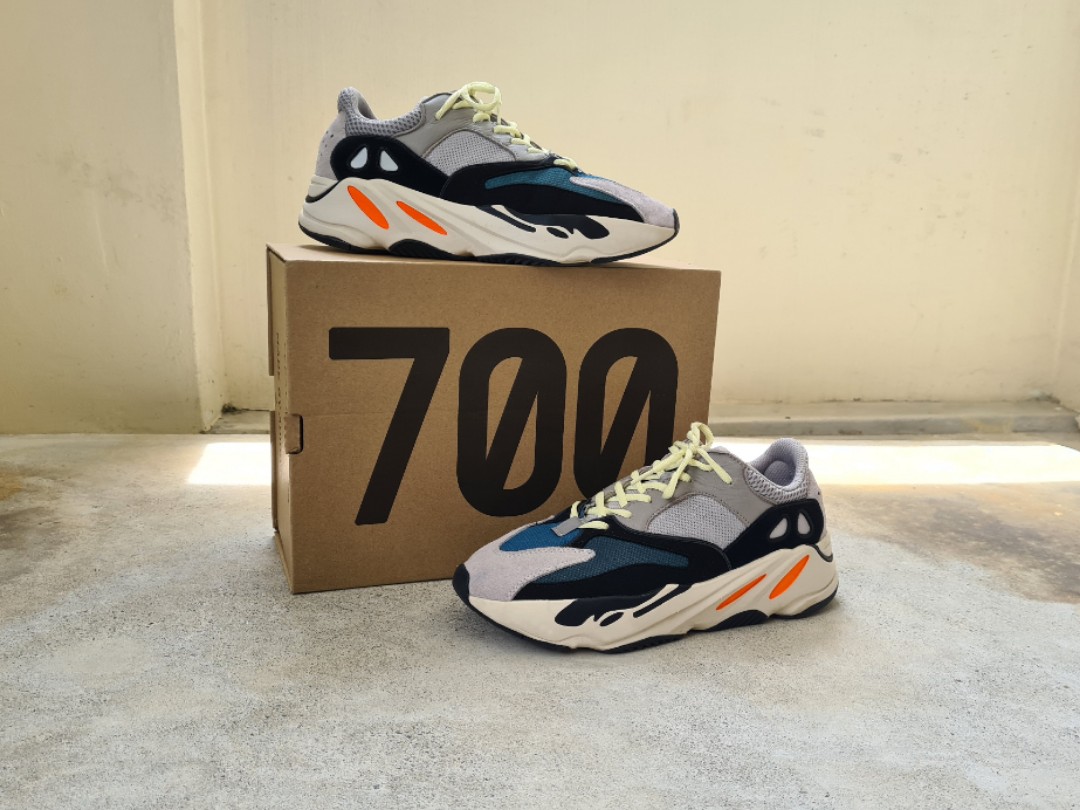 ADIDAS YEEZY BOOST 700