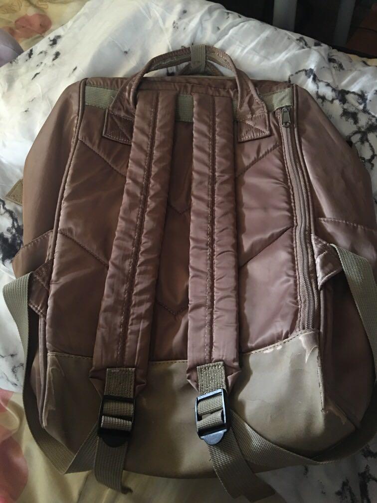 Anello Backpack (Category: Backpacks) located in Jerantut. Submitted by ainulmardiah97 (Listing ID 1042825613, Image 2). Description: Still in good condition. All zips work very well..