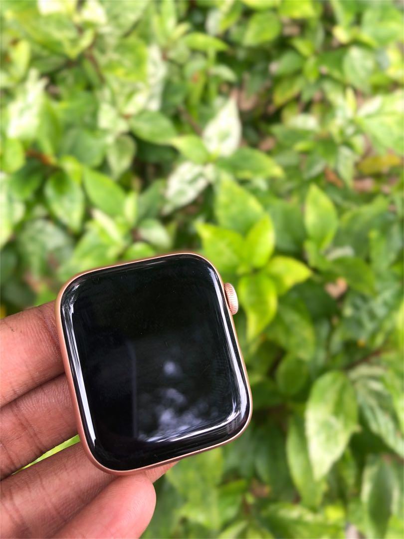 ee apple watch series 4