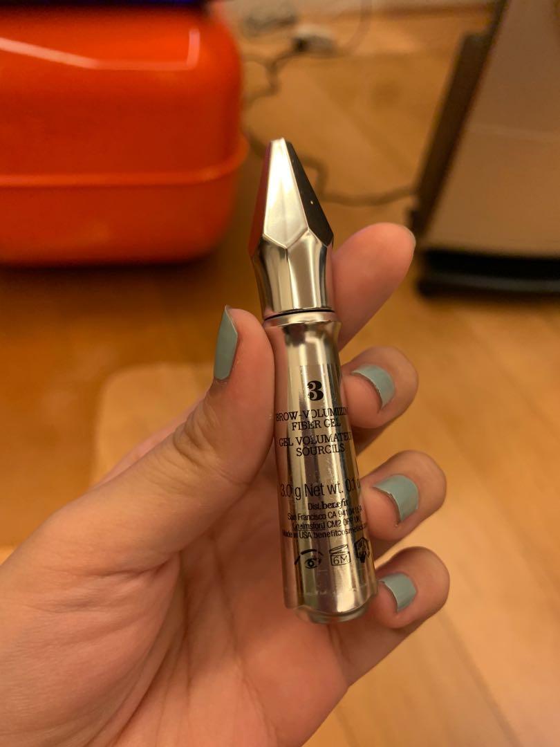 BENEFIT GIMME BROW (Category: Makeup) located in Quezon City. Submitted by xlgkx (Listing ID 1042904834, Image 2). Description: * Natural looking * Volumizes and Tints brow hair * Water-resistant Shade: 3.
