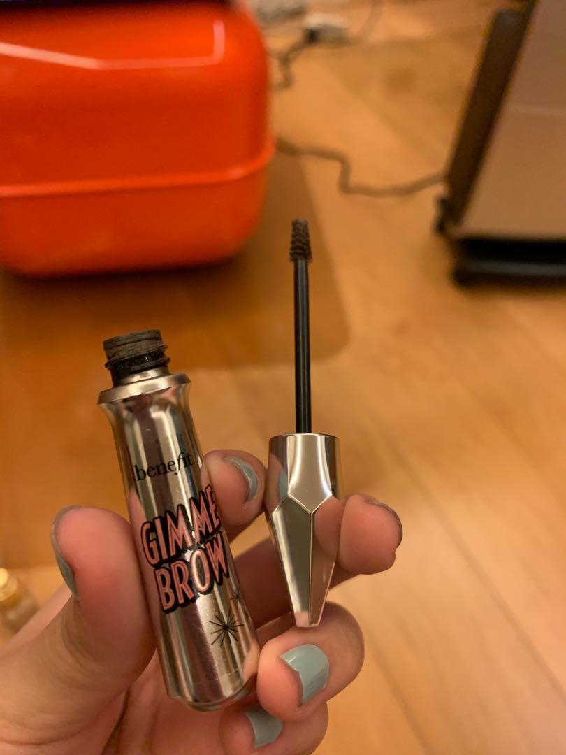 BENEFIT GIMME BROW (Category: Makeup) located in Quezon City. Submitted by xlgkx (Listing ID 1042904834, Image 3). Description: * Natural looking * Volumizes and Tints brow hair * Water-resistant Shade: 3.