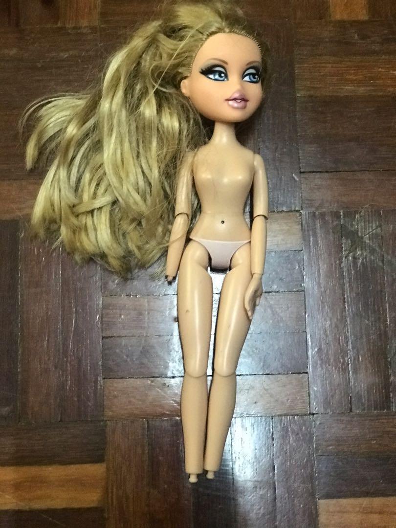 Bratz doll size sales