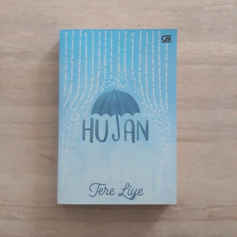 Buku Novel Murah Original Hujan Tere Liye Romance Preloved Good Condition Buku Alat Tulis Buku Di Carousell