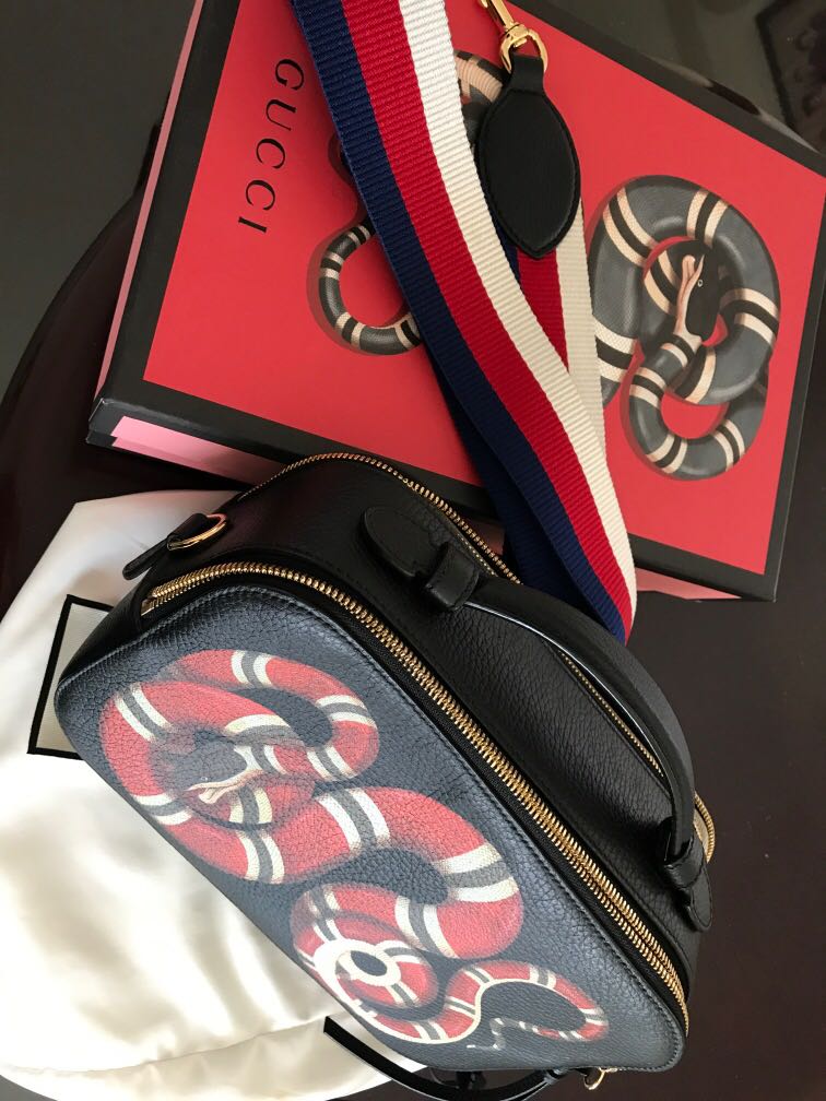 Gucci kingsnake camera hot sale bag