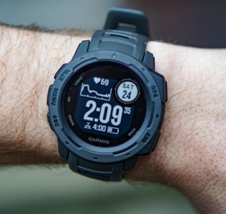 Garmin outlet instinct used