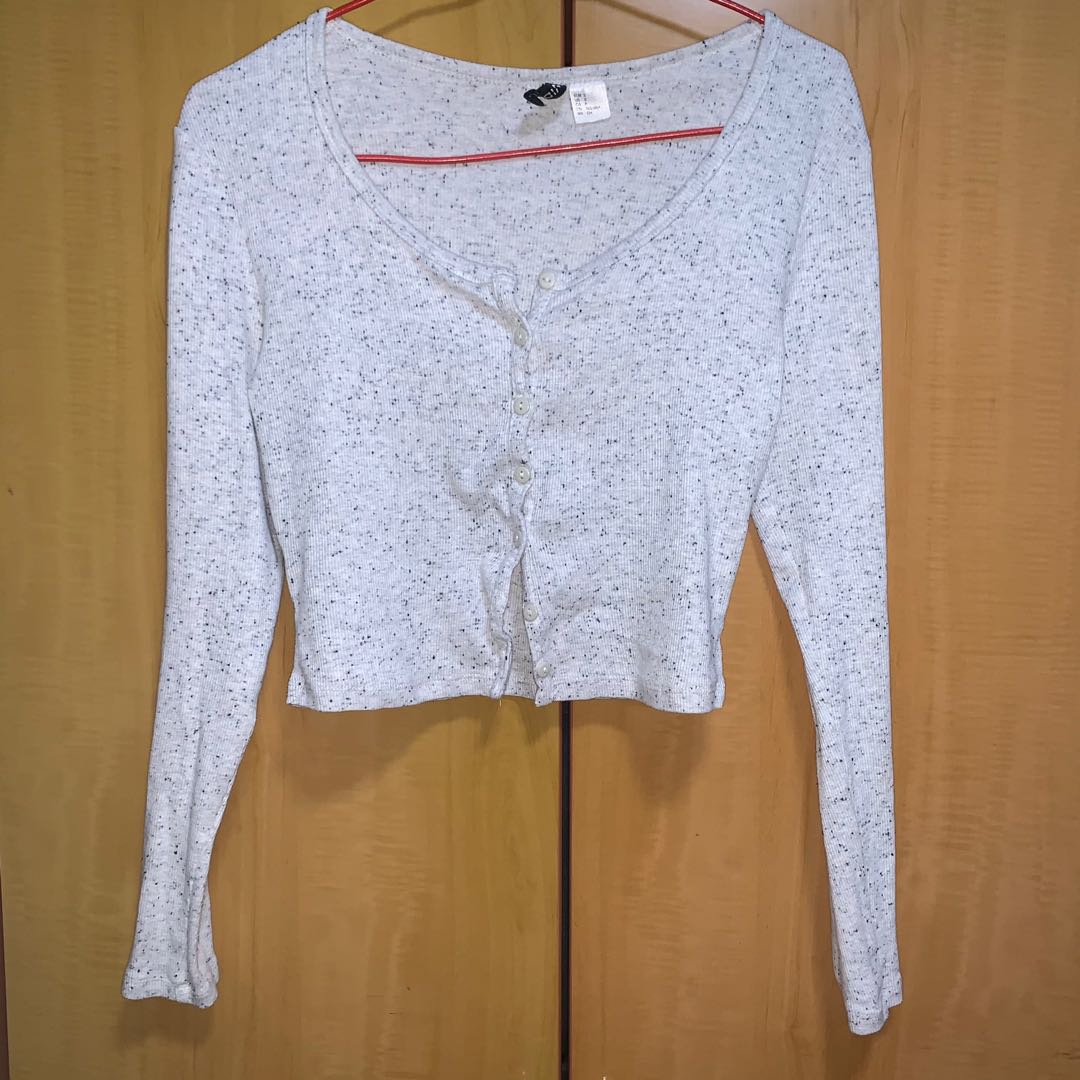 hu0026m Cropped Cardigan, Women's Fashion, Coats, Jackets and Outerwear on  Carousell