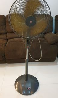 (Category: ) located in . Submitted by rabid88 (Listing ID 1042856004, Image 1). Description: .