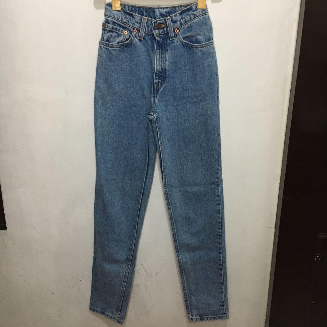Legit Highwaisted Levis Mom Jeans 