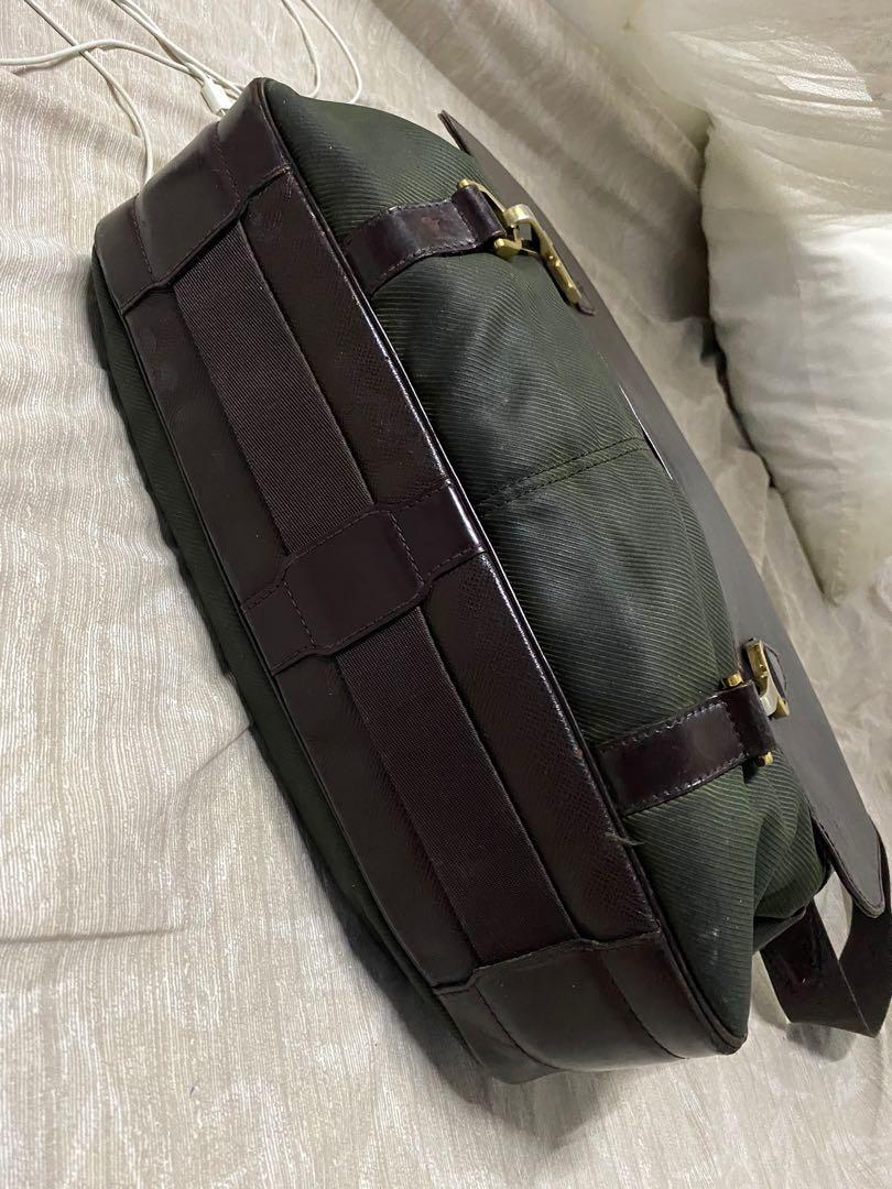 Louis Vuitton Taiga Dersou Messenger Travel Bag lv not gucci prada, Luxury,  Bags & Wallets on Carousell