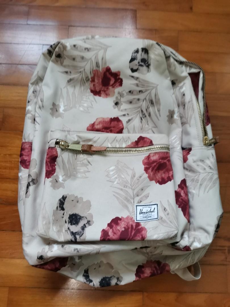 Herschel deals pelican floral