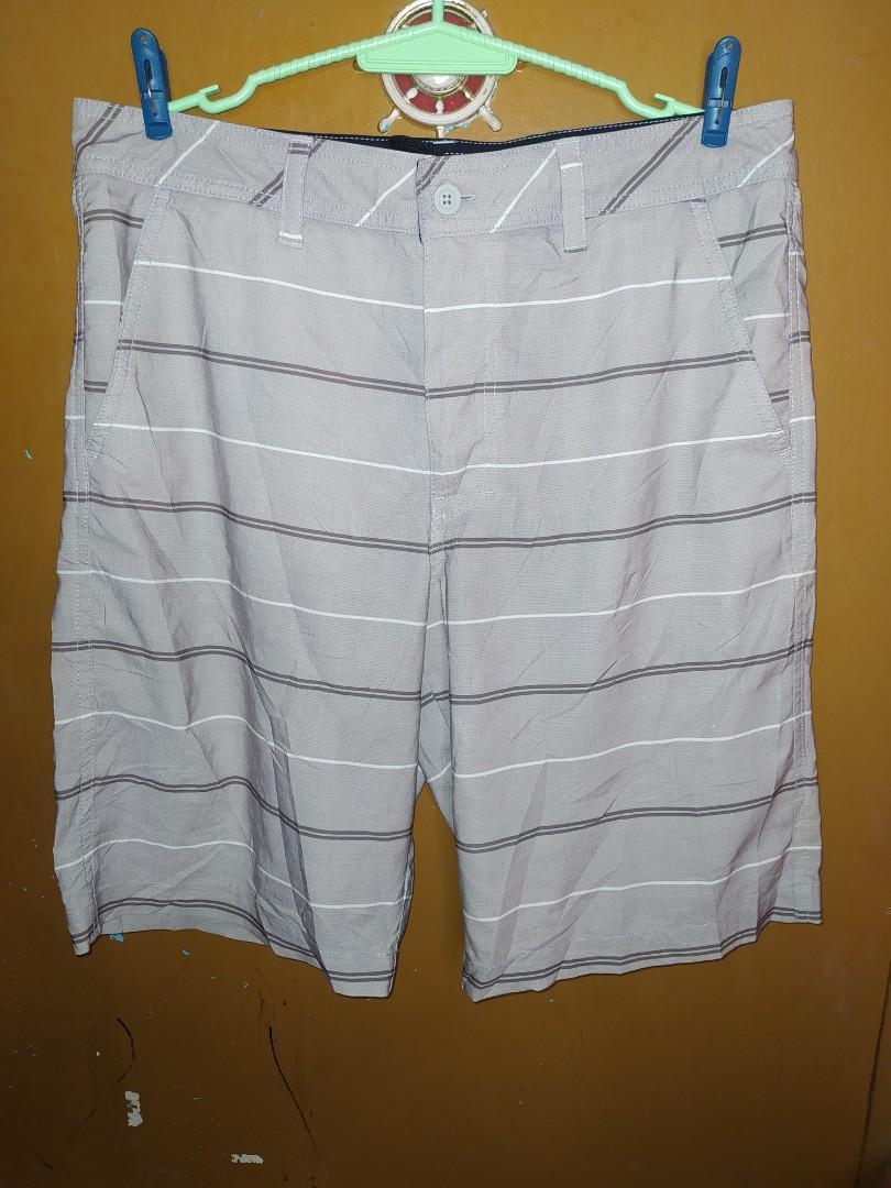 Mossimo walking shorts (Category: Shorts) located in Calamba. Submitted by teamosulitshop (Listing ID 1042941822, Image 2). Description: like new size 32 cod.