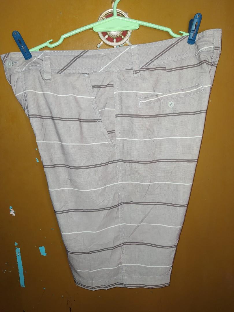 Mossimo walking shorts (Category: Shorts) located in Calamba. Submitted by teamosulitshop (Listing ID 1042941822, Image 3). Description: like new size 32 cod.