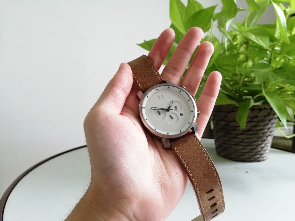 Chrono white caramel top