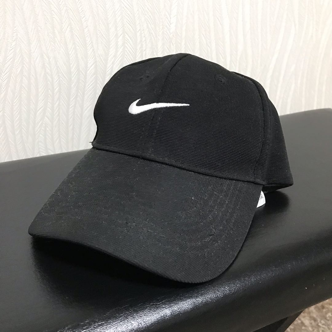 nike essential swoosh cap
