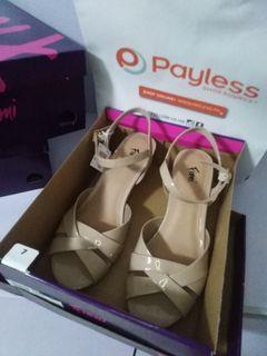 payless shoes hour