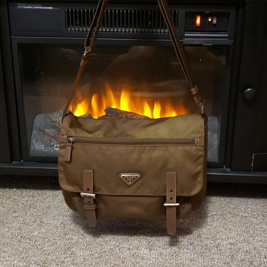 💯 Prada Nylon Sling Bag (Category: Bags & Wallets) located in Richmond. Submitted by lynnescloset07 (Listing ID 1042778176, Image 1). Description: 💯Authentic Prada Sling very good condition comes with Authenticity card.