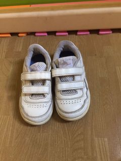 (Category: ) located in . Submitted by dms.closet (Listing ID 1042904155, Image 1). Description: .