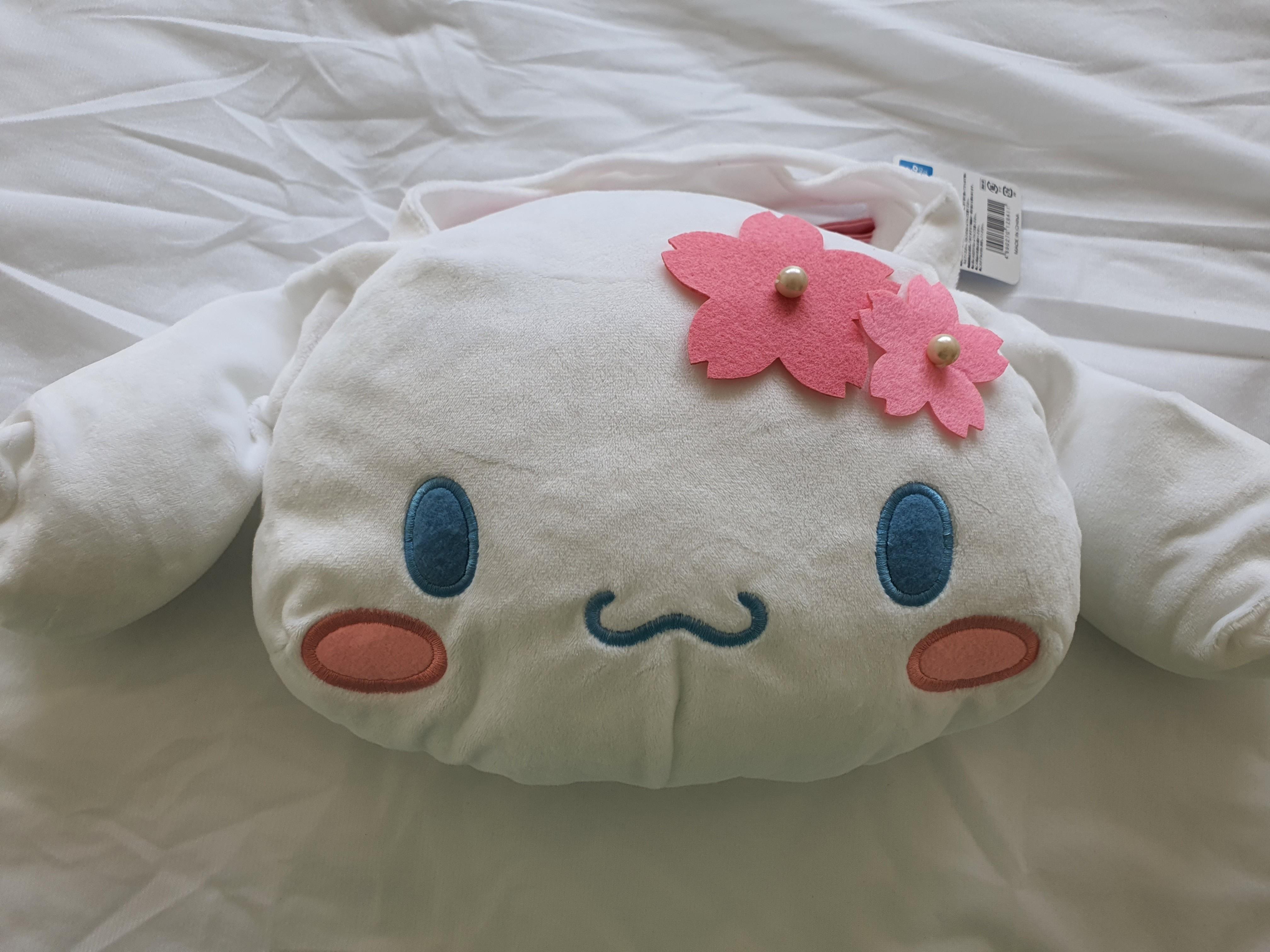 Sanrio Cinnamoroll sling bag
