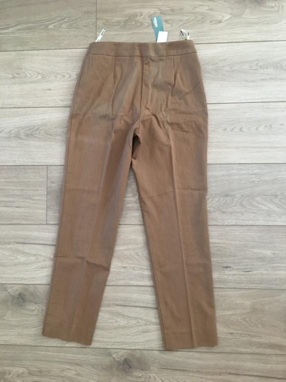 Size 6 COUNTRY ROAD ladies brown linen look pants BNWT RRP $129 (Category: Women's Clothes) located in Blackburn South. Submitted by islerm (Listing ID 1042726367, Image 3). Description: Size 6 COUNTRY ROAD ladies brown linen look pants BNWT 55% cotton, 43% nylon, 3% elastane RRP $129 sell $90 I also have LOADS of ladies clothes / shoes which I will be putting up for sale in the next 2 weeks. Happy to combine postage..