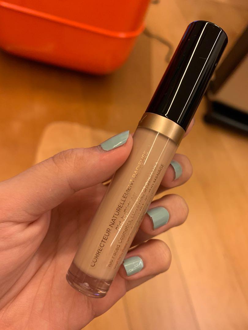TOO FACED BORN THIS WAY CONCEALER (Category: Makeup) located in Quezon City. Submitted by xlgkx (Listing ID 1042903363, Image 2). Description: * Oil-free formula * Medium coverage * Conceals blemishes giving a radiant looking skin * Brightens dark areas Shade: Light .
