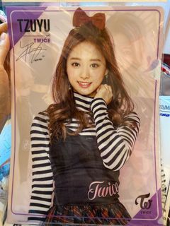 （分類：）位於 。 由 igot3catsss 提交（商品編號 1042936184，圖片 1）。簡介： 。