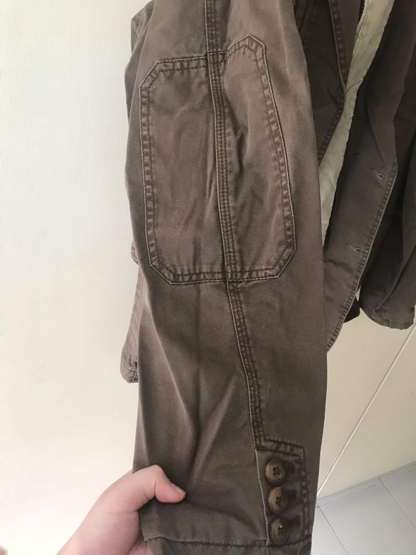 Winter Jacket (Category: Coats, Jackets and Outerwear) located in Singapore. Submitted by taurusl (Listing ID 1042913071, Image 3). Description: Winter Jacket for sale (L size)❄️ 2 layer detachable 5 outer pockets, 3 inner pockets Button up sleeves All zips are working well Self collect from my house at Bukit Batok .