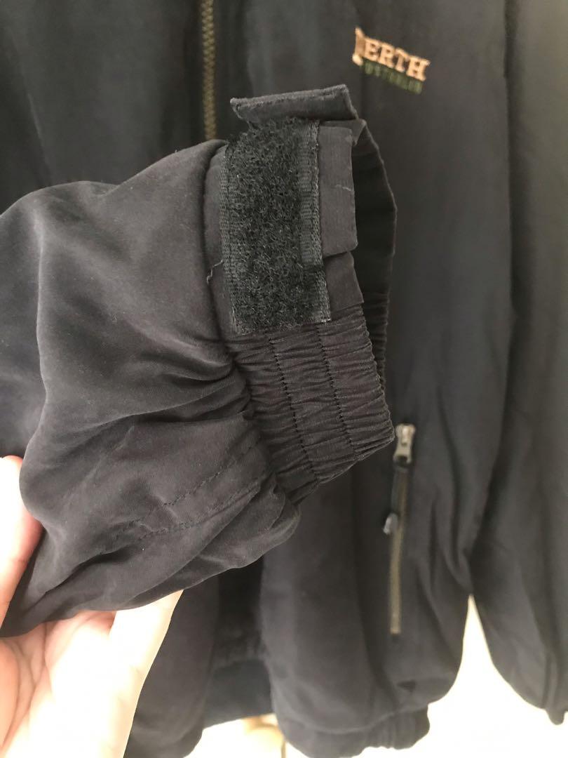 Winter Jacket (Category: Coats, Jackets and Outerwear) located in Singapore. Submitted by taurusl (Listing ID 1042913897, Image 3). Description: Winter Jacket for sale (L size)❄️ 2 outer pockets All zips are working well Self collect from my house at Bukit Batok .