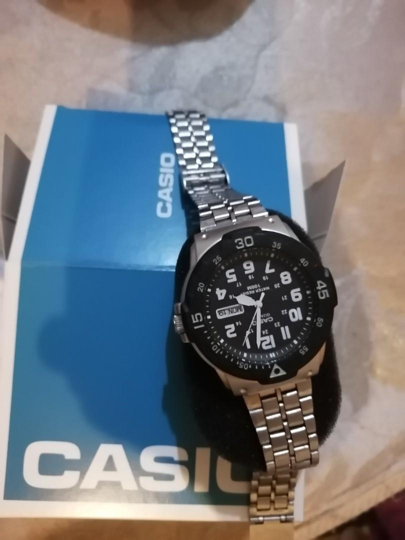 Casio divers 100m (Category: Men's Watches) located in Quezon City. Submitted by antonitolazo (Listing ID 1043060031, Image 2). Description: !! Authentic!! Bnew casio divers Rotary bezel Japanese quartz movement Day/datw 200m Complete box Manual and warranty card 09173828967 Qc area.