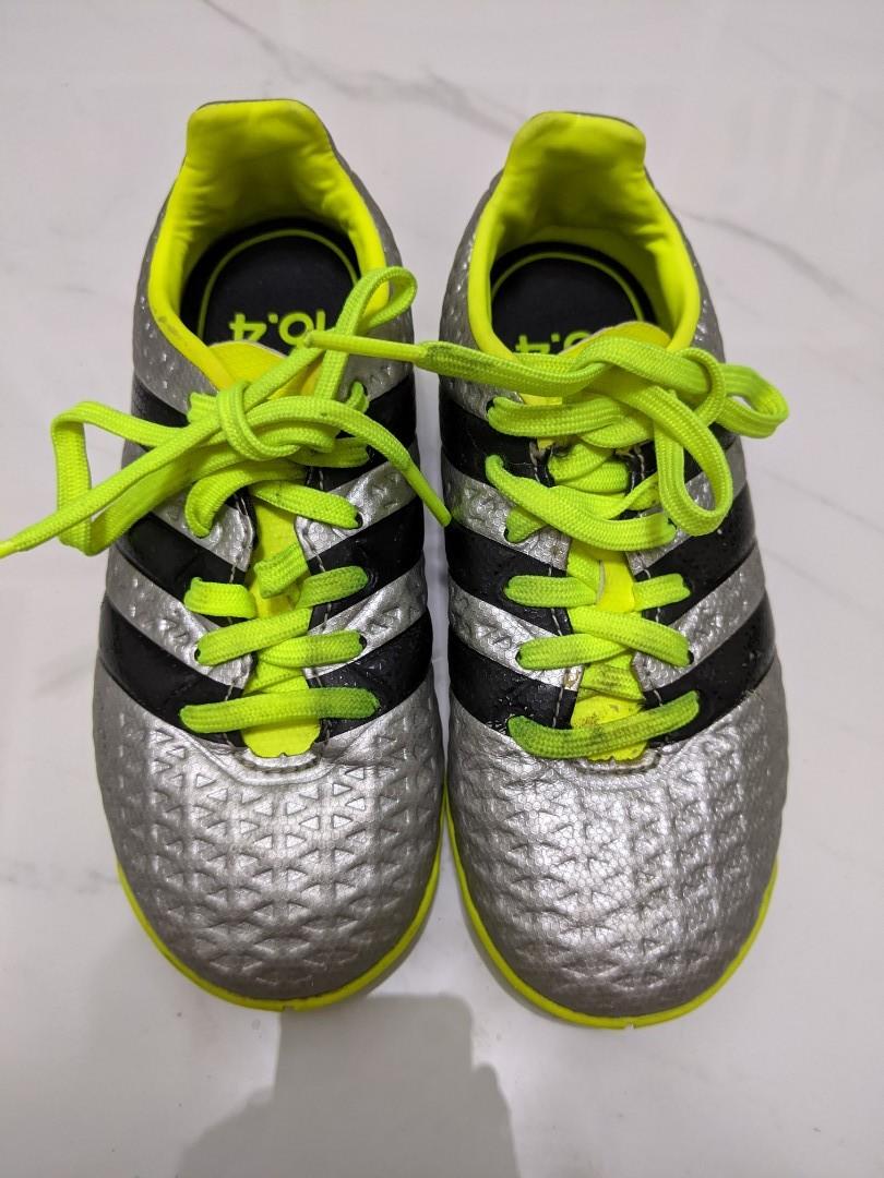 soccer shoes size 11