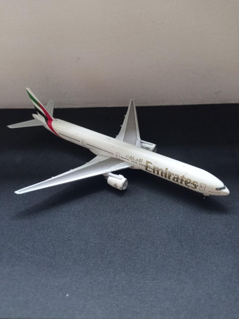 Model Plane 1 400 Scale Hobbies Toys Toys Games On Carousell