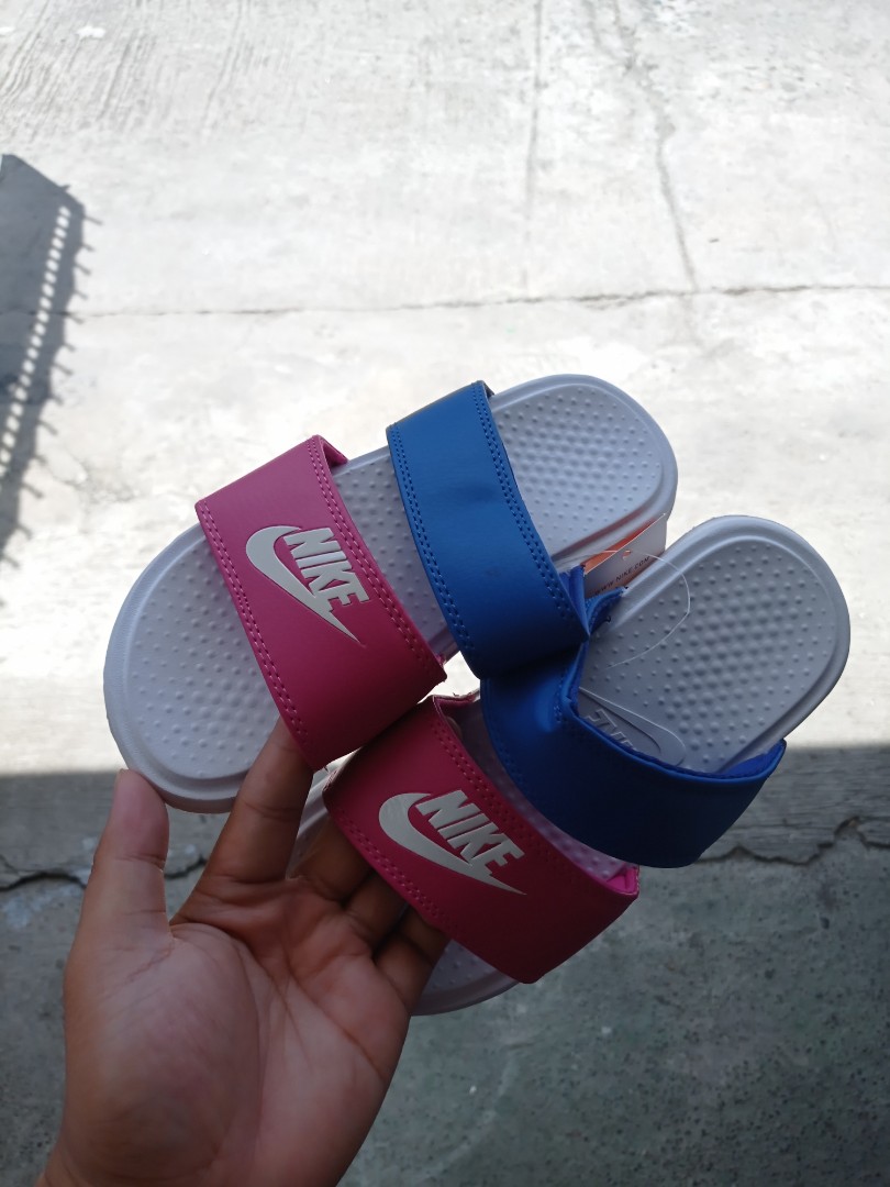 womens nike strap sandals